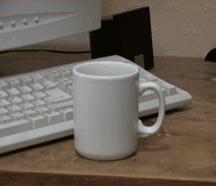 水杯里冒出来一个人