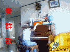 开始奏群歌