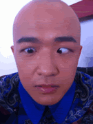 眼珠子转过来转过去