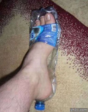 用矿泉水瓶做的拖鞋