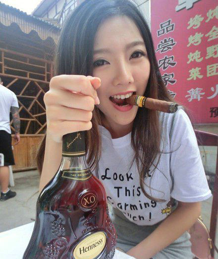 来来来，跟姐姐一起享受生活吧