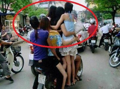 这电动车质量真好，能坐一车的妹子