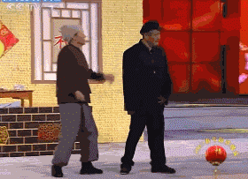 刚走两步路就摔倒在地上