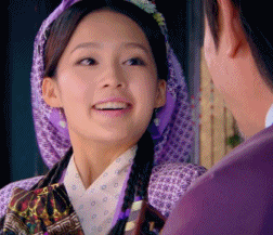 假装笑脸的女人