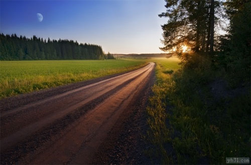 黄昏下的漂亮马路