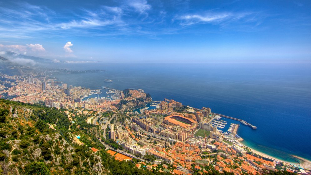 站在山顶看城市