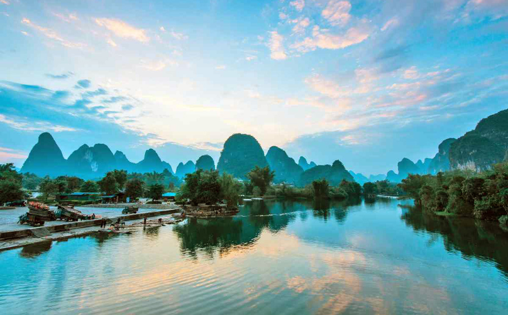蓝天之下的桂林美景