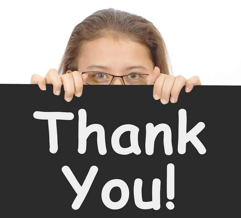 举牌说一声“THANK YOU”