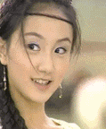 轻轻偷笑的美女