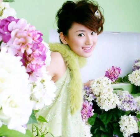 比花儿还美的女人