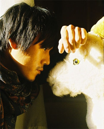 深情思索的帅哥