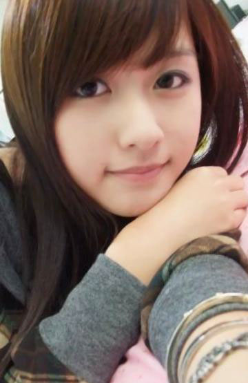 清爽可爱的学生妹子