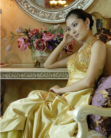 气质优雅的美女