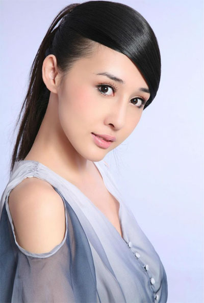 漂亮女人的侧脸照