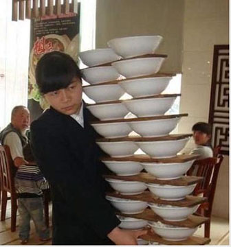 给大吃货端饭来了