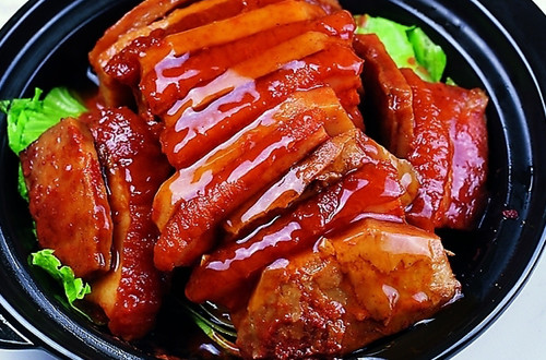 看着让人流口水的红烧肉