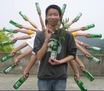 一群男生恶搞千手观音