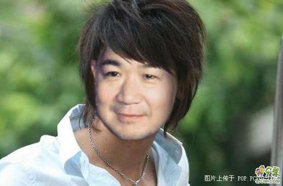 年轻帅气的打扮