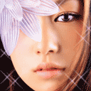 眨眼的女生