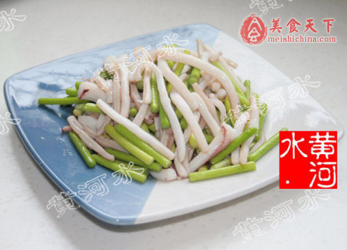 美食天下，蒜台炒鱿鱼