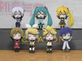 卡通娃娃一起跳群舞