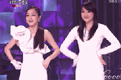 有趣的双人插腰舞