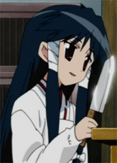 手上拿着水果刀坏笑