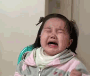 小孩有东西吃就不哭了