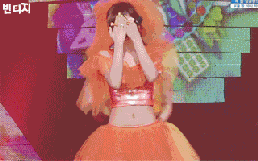 三个女生跳靓舞