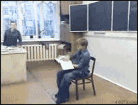 引起公愤被砸的小朋友