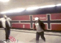 没事别翻赿，摔得真惨啊