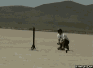 自制的飞弹出意外