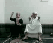 一脚踢你到墙上去