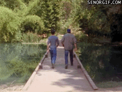 一把将你推到水里