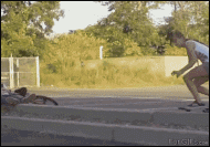 女生玩滑板的悲剧