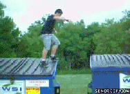 从一个垃圾桶跳进另一个垃圾桶