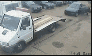 失控的轿车向前猛冲