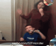 搞怪的母子刷牙