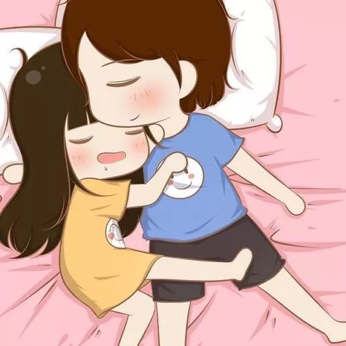 抱着老公睡觉觉，甜蜜入梦乡