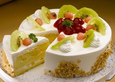 切开的蛋糕请你吃