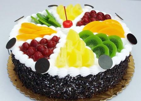 漂亮又鲜美的水果蛋糕