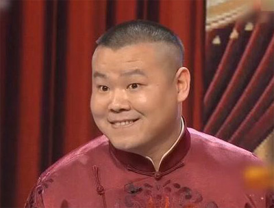 小岳岳招牌的贱笑