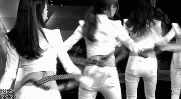 美女们性感诱人的舞姿