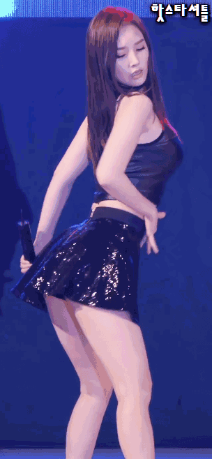 大长腿美女跳舞真性感