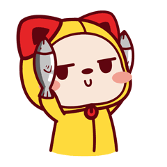 拿着两条鱼玩
