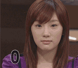 30秒钟不停眨眼睛换表情的女孩