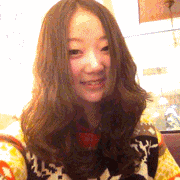 千万不要被中分发型的女孩迷惑了