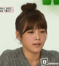 调皮伸舌头的美女