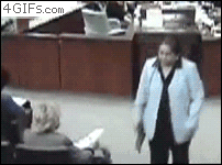 路过用书拍你脑袋