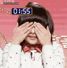 双手蒙眼睛玩可爱